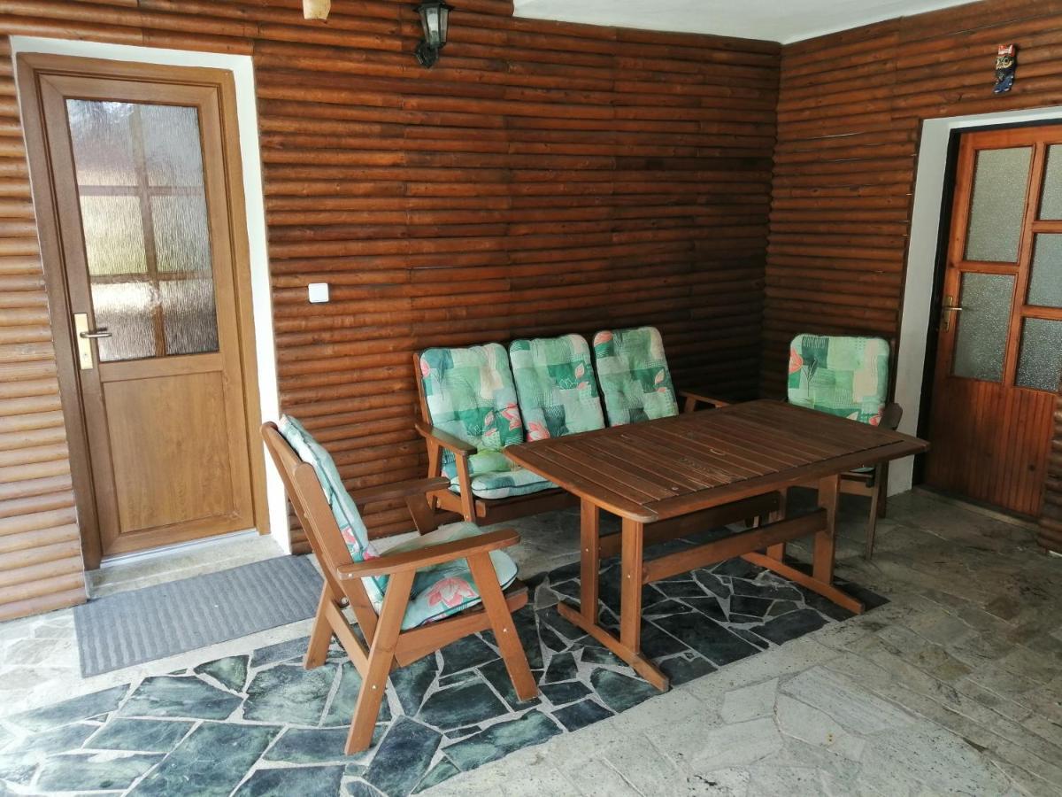 Apartment 62