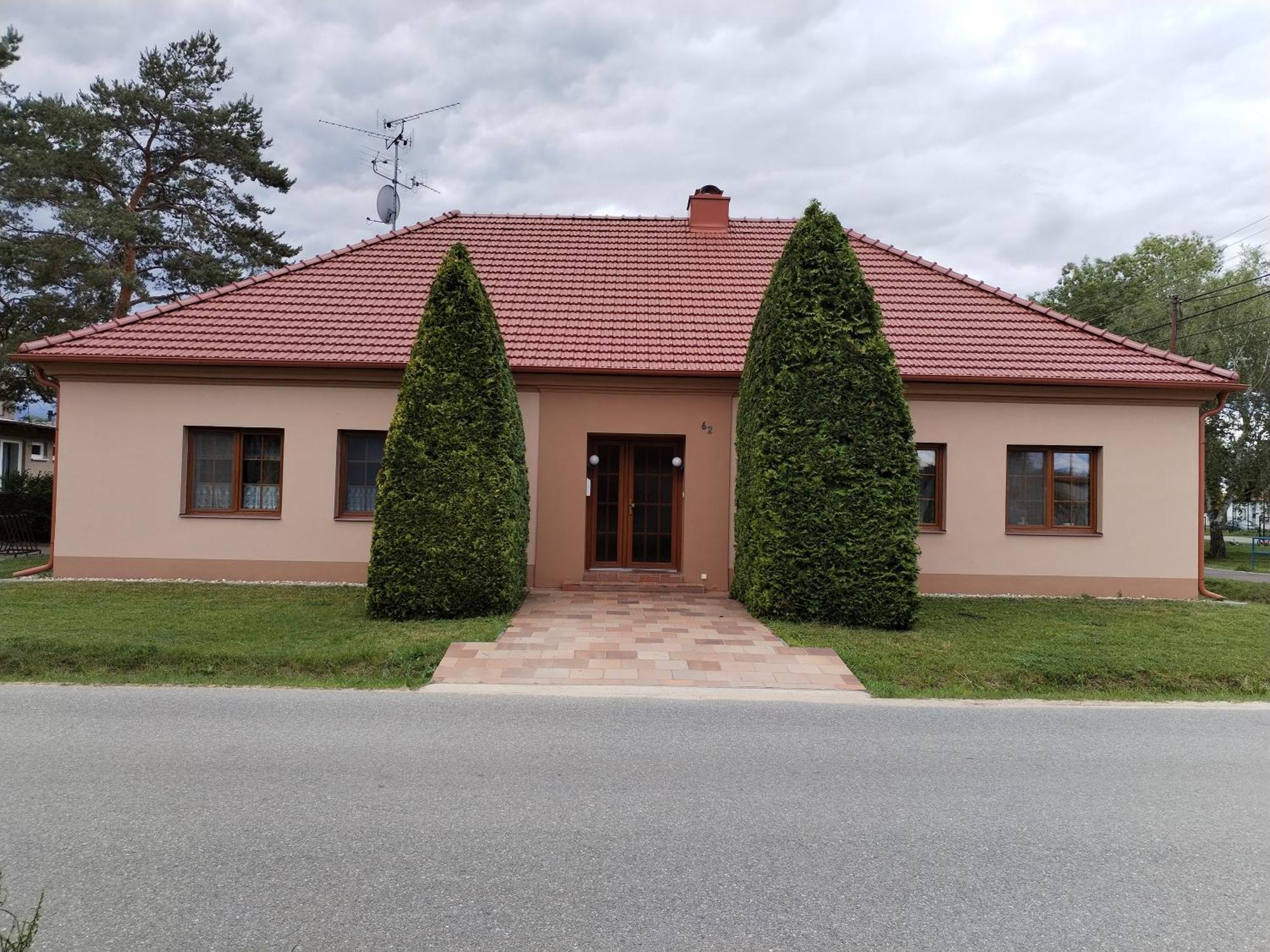 62 Apartment *